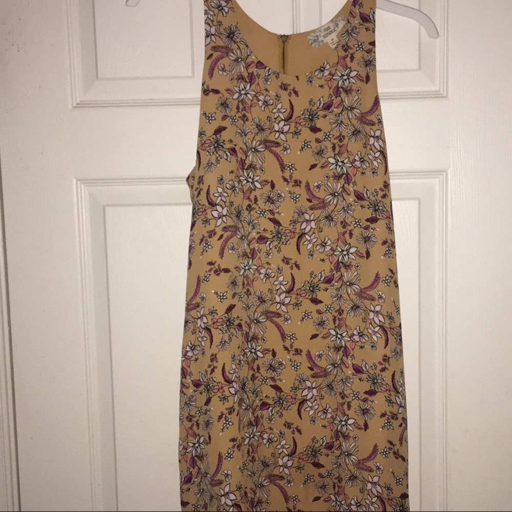 Mid thigh floral dress w/pockets